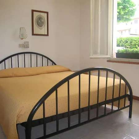 Poggio Al * סירמיונה